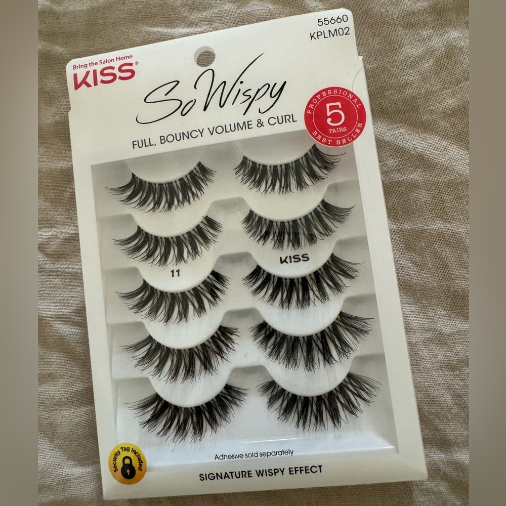 New, never opened! Wispy false eyelashes in package
